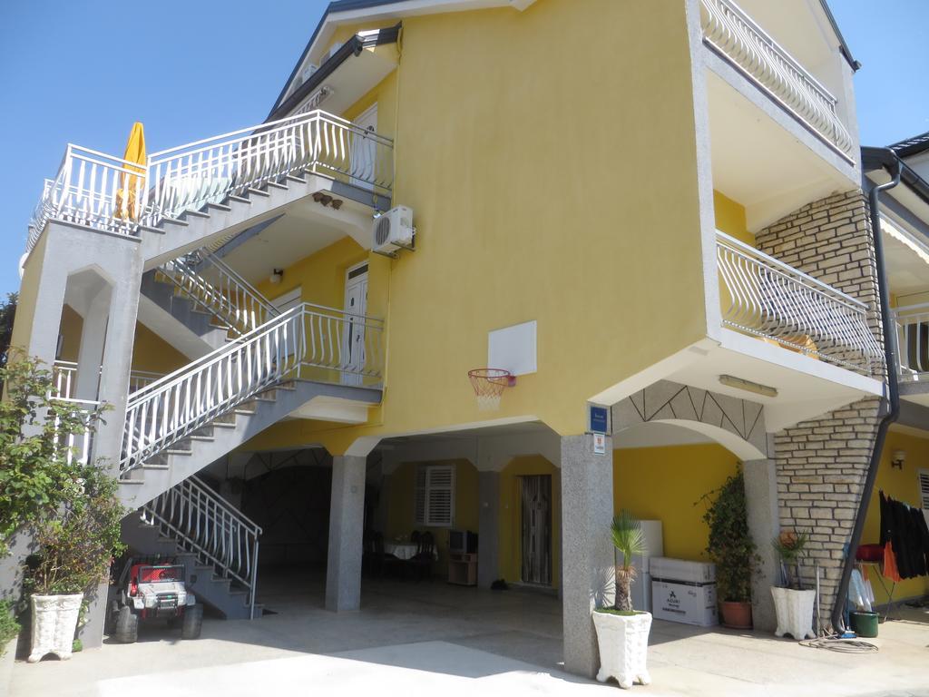 Apartments Tonka Pakoštane Exteriör bild